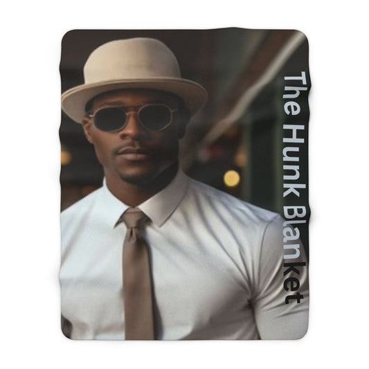 The Hunk Sherpa Fleece Blanket (3)